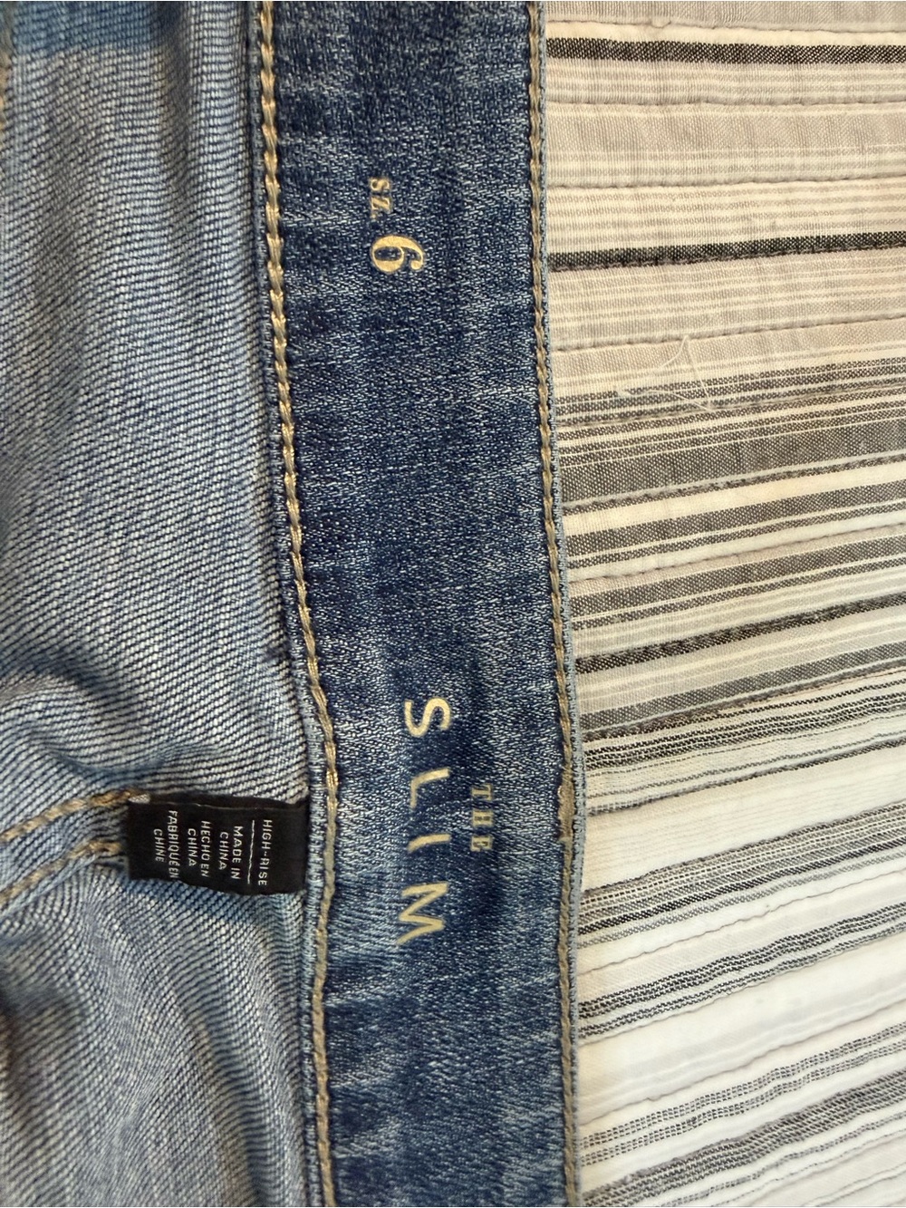 White House Black Market Washed Blue Skinny Jeans with Knee Rips - Picture 5 of 5
